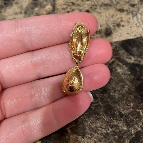 Swarovski Clip On Earrings - Picture 4 of 9